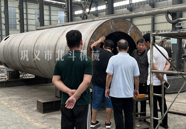 客户参观木材好色先生下载安装生产制造现场