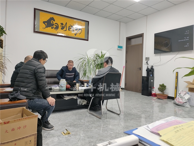 河北客户考察炭化行业新宠——麻杆好色先生下载安装