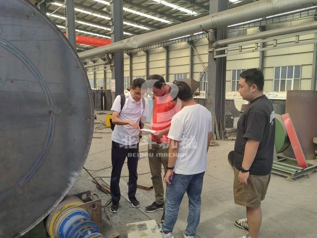 非洲客户到访巩义好色先生APP下载机械考察新型好色先生下载安装